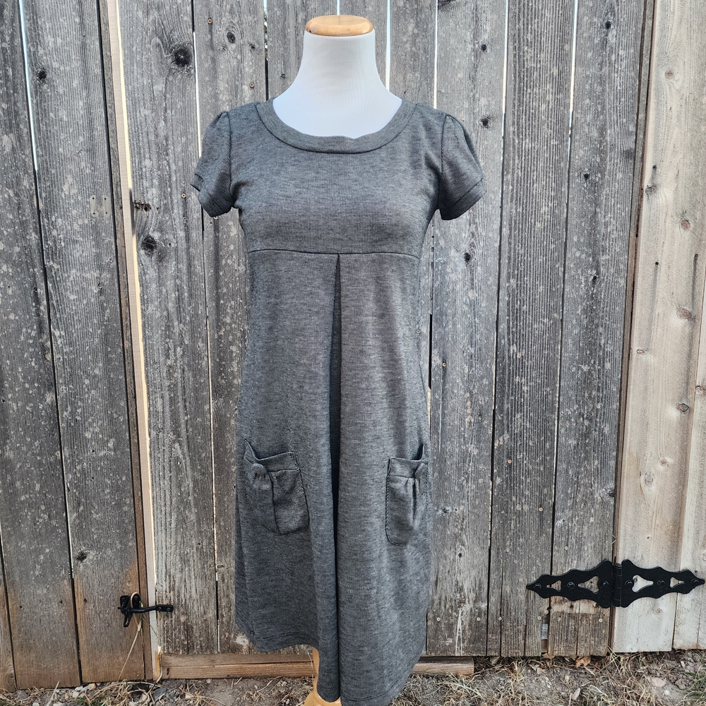 Gray Short Sleeve A-line Dress with Front Pockets Empire Waist Babydoll Feminine